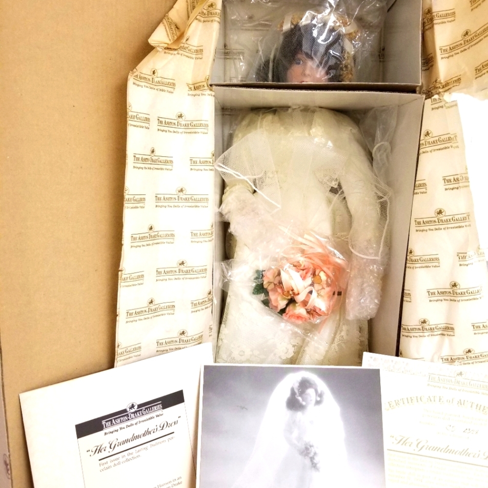 William Hanson Ashton Drake Galleries Her Grandmothers Dress ~READ